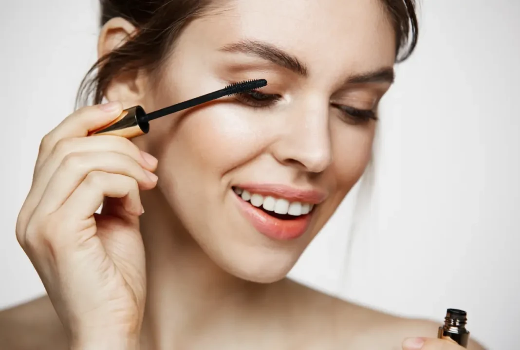 What Can You Expect in the First Few Weeks of Using a Lash Serum