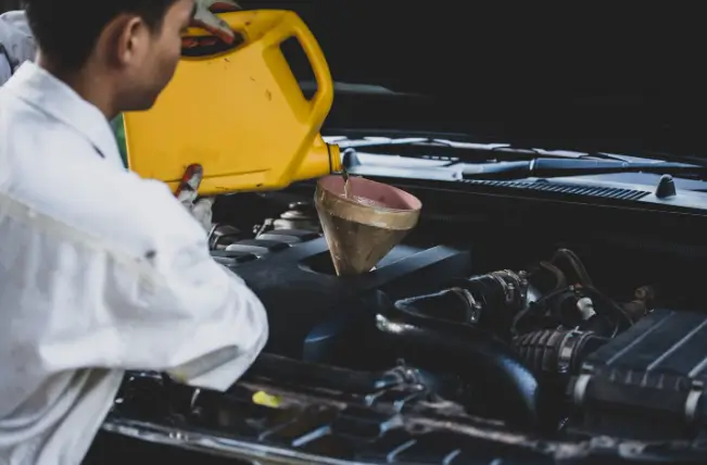 Why 5W30 Engine Oil is a Revolution in Efficient Cars