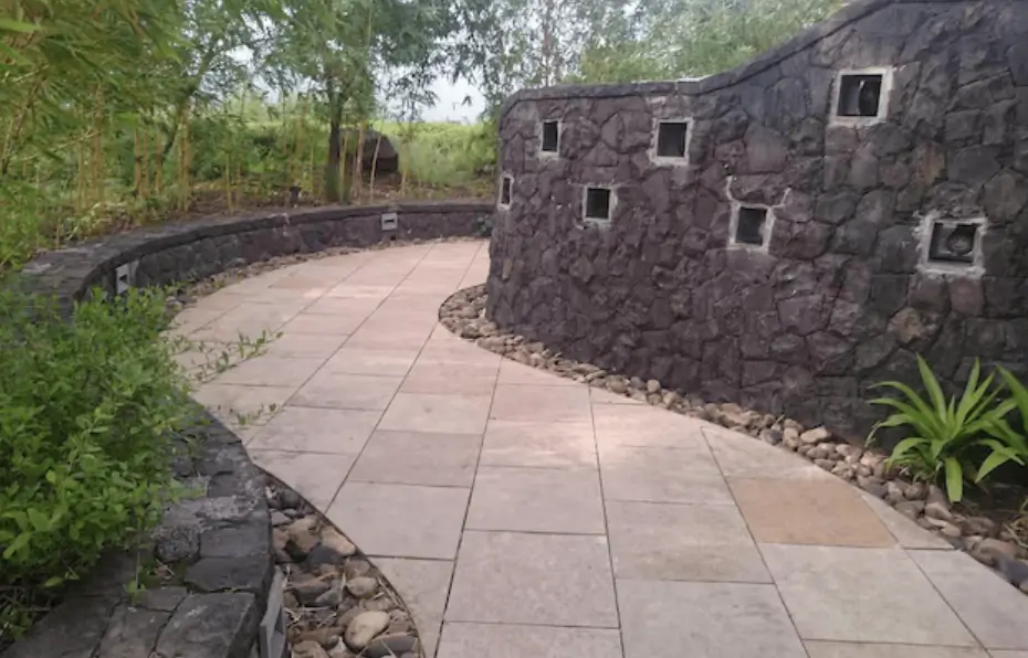 How to Design a Driveway that Flows into Your Garden